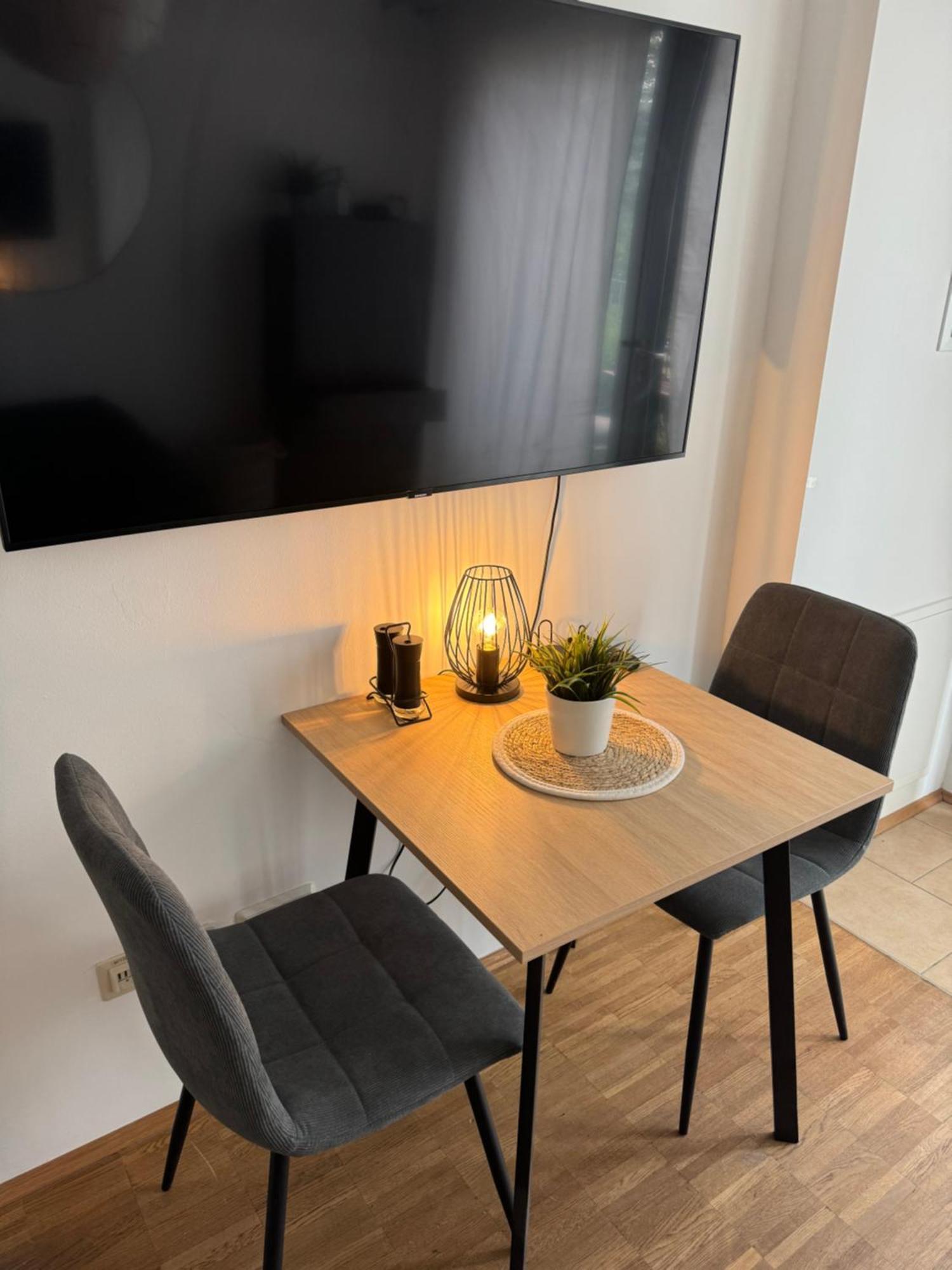 Moderne Ferienwohnung Mit Terrasse ヴュルツブルク エクステリア 写真
